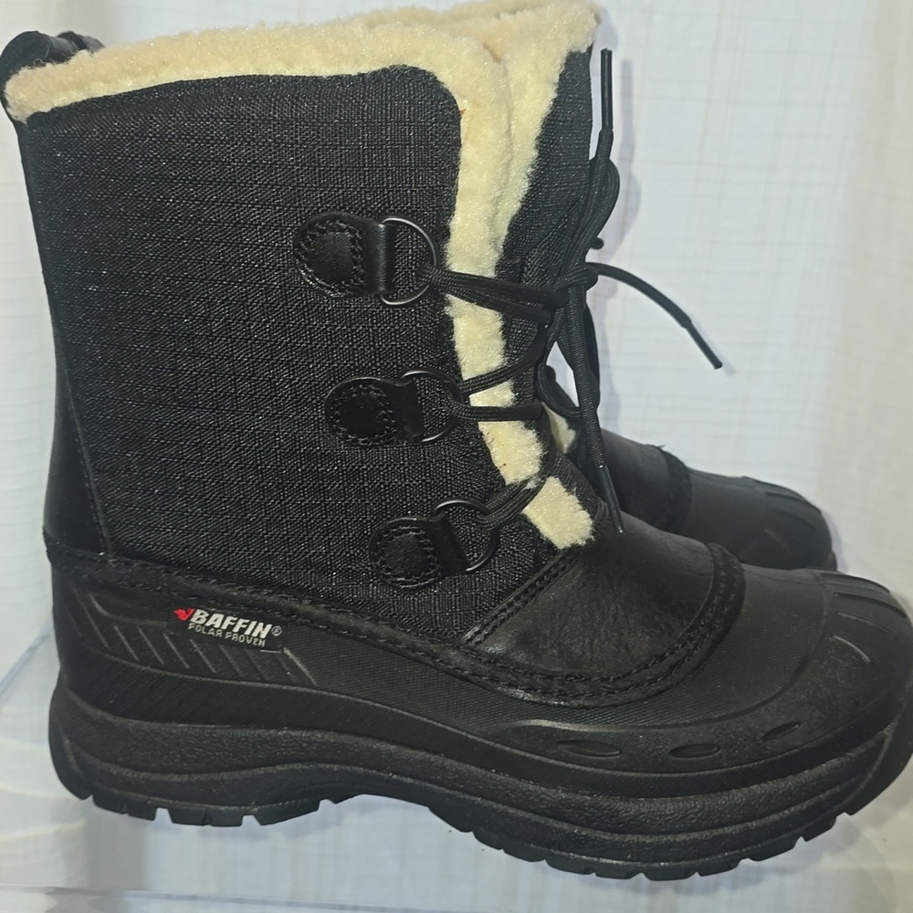 Baffin Black Tessa Boots with White Fur Trim Winter Boots - Picture 4 of 16
